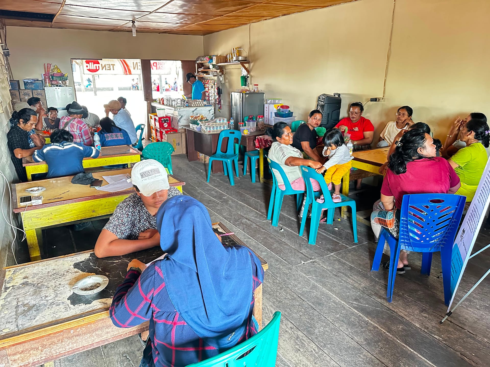 Kegiatan konsultasi publik bersama masyarakat sekitar lokasi usaha